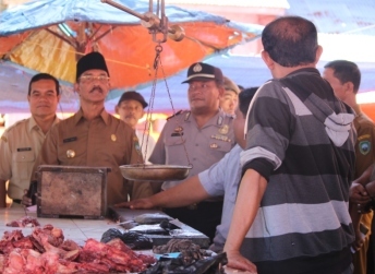 Bupati Pasaman Bersama OPD Pantau Harga Sembako Di Pasar Benteng Lubuk Sikaping