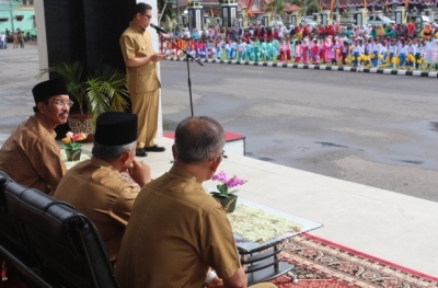 Bupati Dan wakil Bupati Pasaman Merasa Senang Saksikan Tari Massal anak-anak PAUD