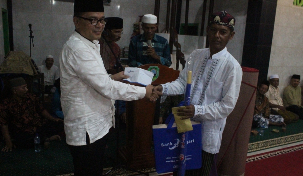 Bank Nagari Cabang Lubuk Sikaping Berbagi Melalui Safari Ramadhan