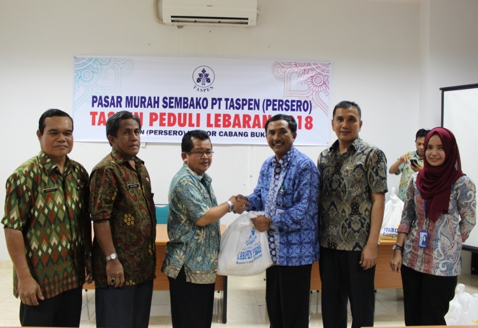 Taspen Peduli Lebaran 2018 Berbagi Bersama Sejumlah ASN Golongan Rendah Dan Tenaga Kontrak Pasaman 