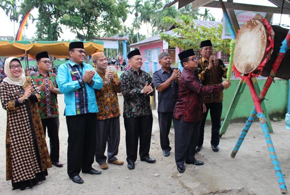 BUPATI PASAMAN MEMBUKA MTQ KE-46 KECAMATAN RAO DENGAN SUKSES