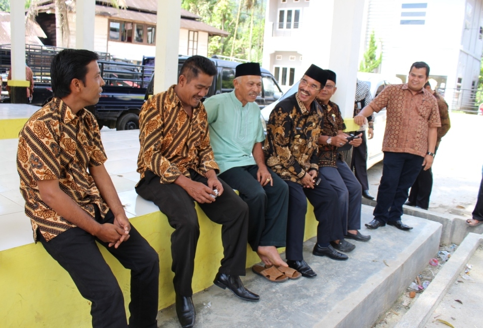 BUPATI YUSUF LUBIS JALIN SILATURRAHIM DAN BERCANDA LEPAS BERSAMA TOKOH MASYARAKAT NAGARI KOTO NOPAN RAO UTARA