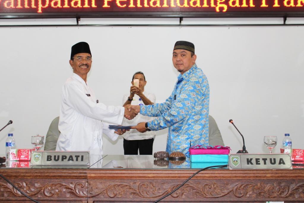 Rapat Paripurna Ke-10 DPRD Pasaman Dalam Rangka Penyampaian Pemandangan Frak - fraksi Dewan Terhadap LKPJ Bupati Pasaman 2018