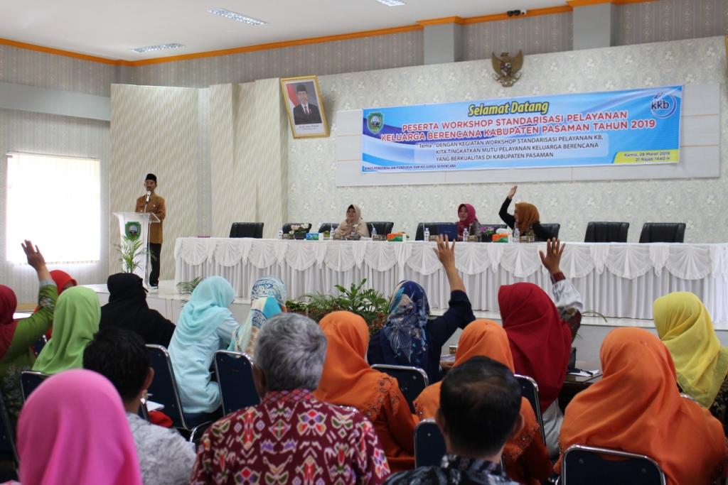 BUPATI PASAMAN H. YUSUF LUBIS. SH. MSi MEMBUKA WORKSHOP STANDARISASI JAMINAN PELAYANAN KELUARGA BERENCANA