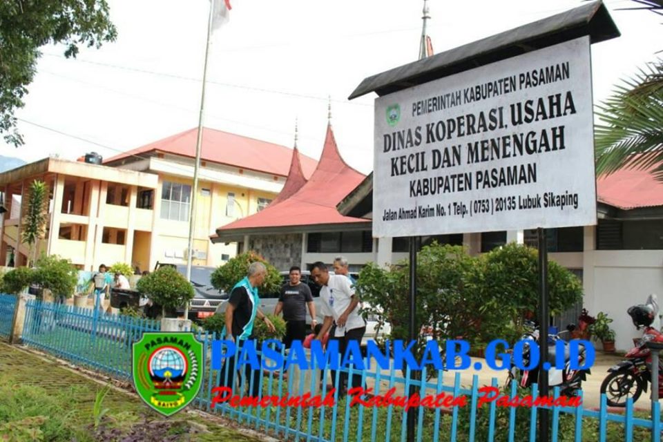 DINAS KOPERASI USAHA KECIL DAN MENENGAH KABUPATEN PASAMAN PALING UTAMA APRESIASI PERSIAPAN PENILAIAN ADIPURA DENGAN ADAKAN GORO BERSAMA