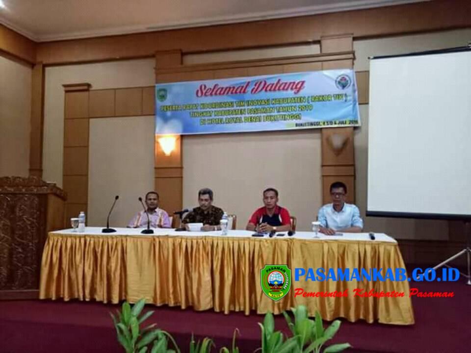 Drs. Hasiholan Hutagalung Menutup Secara Resmi RAKOR TIK Tingkat Kabupaten Pasaman Di Bukittinggi