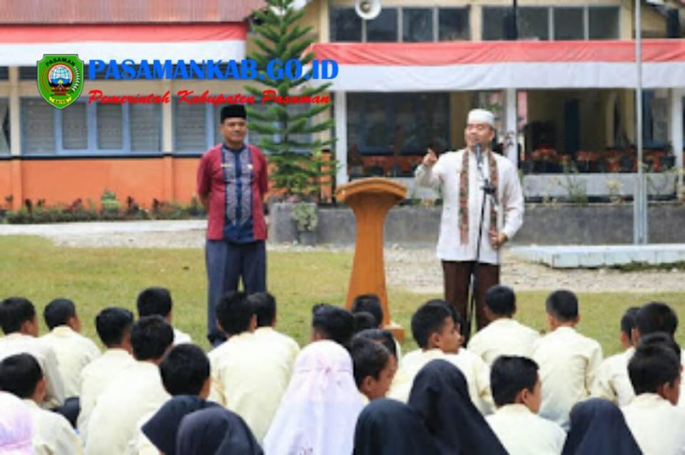 Ratusan Siswa SMPN 1 Panti,  Dapat Pembinaan Langsung  Dari Ketua Baznas Pasaman