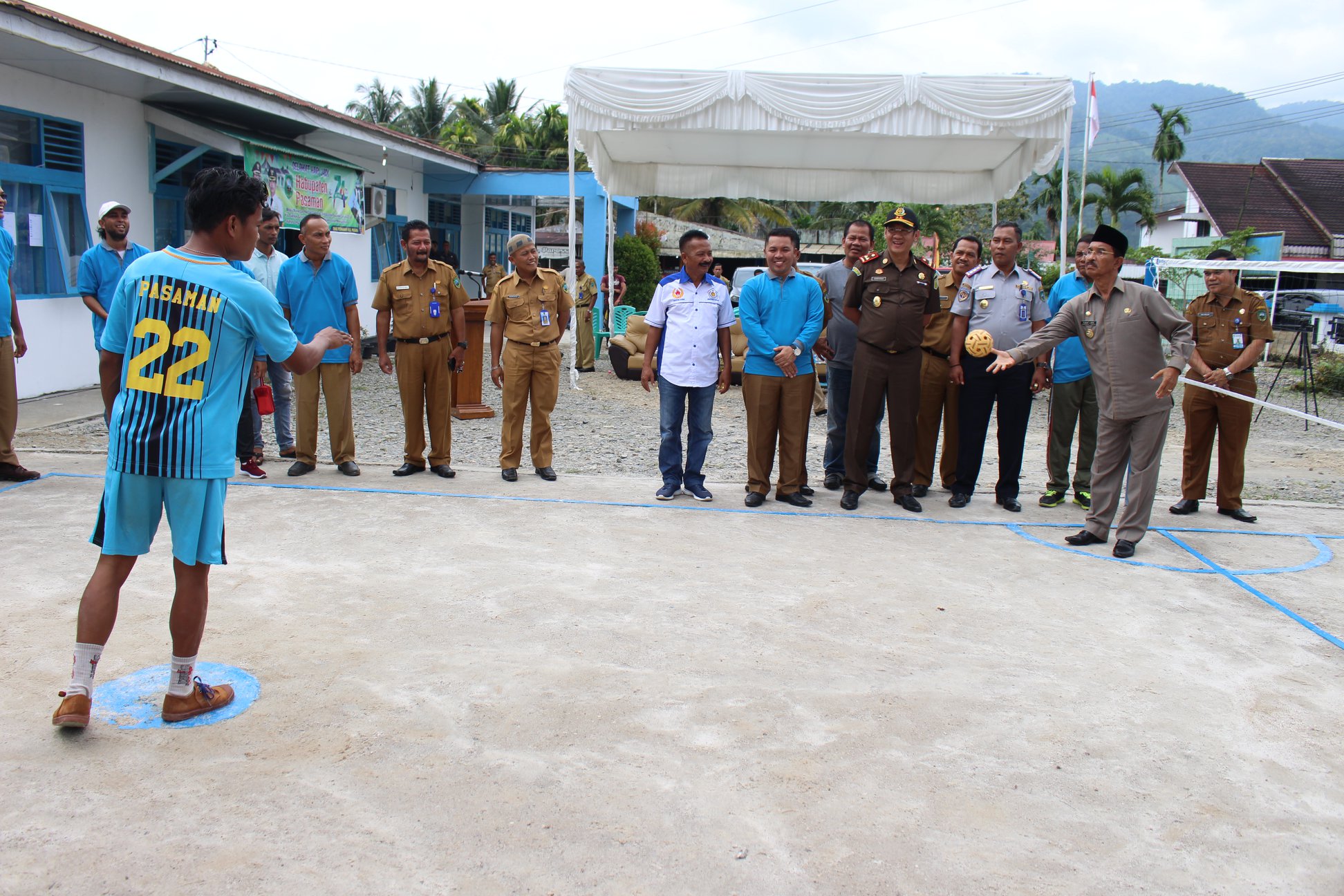 Bupati H. Yusuf Lubis, SH, M.Si Membuka Turnamen Sepak Takraw Meriahkan Hari Jadi Kabupaten Pasaman Ke-74