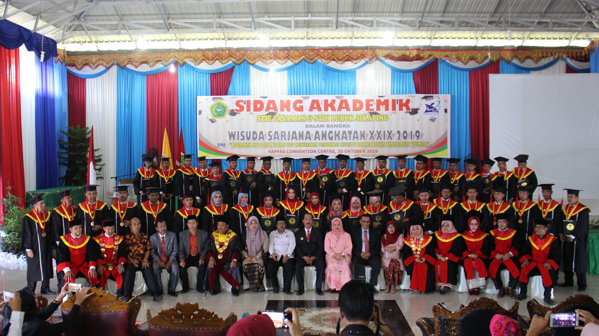 Bupati H. Yusuf Lubis, SH, M.Si Hadiri Wisuda YAPPAS Ke-XXIX