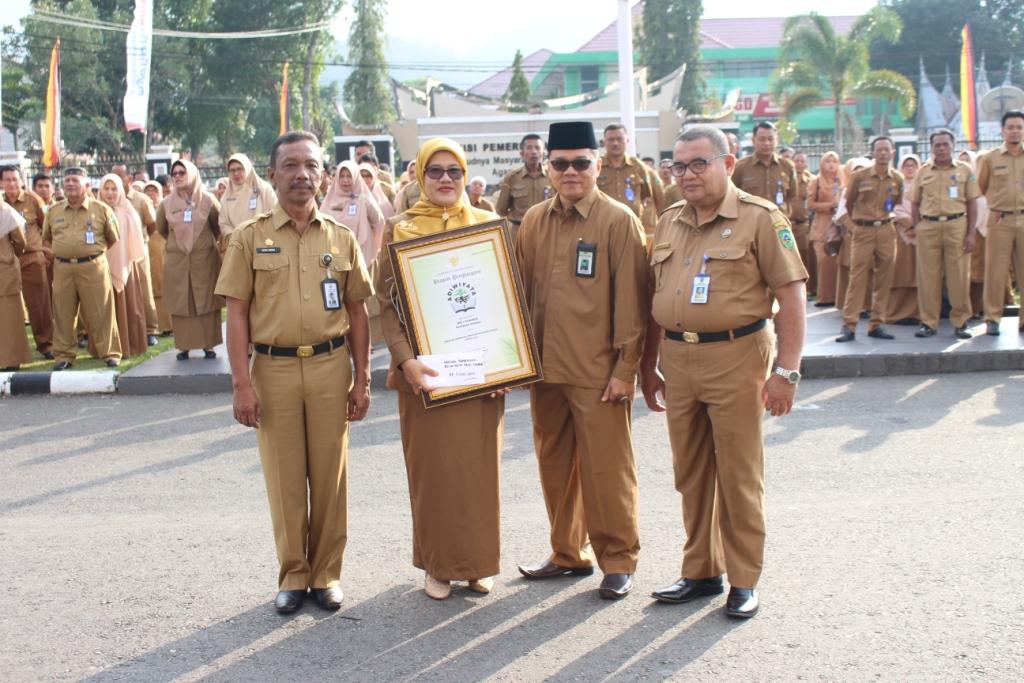 MIN 1 Bonjol Pasaman Raih Penghargaan Adiwiyata Tingkat Provinsi Sumatera Barat 2019