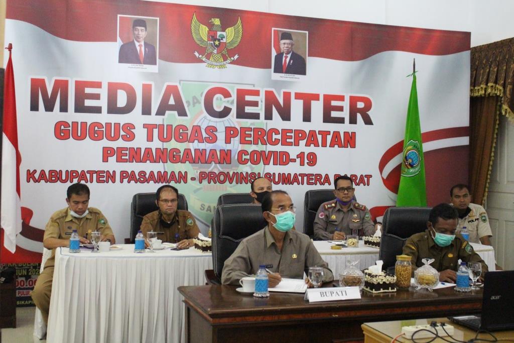 Bupati H. Yusuf Lubis, SH, M.Si Ikuti VC Persiapan Pasca PSBB Provinsi Sumbar