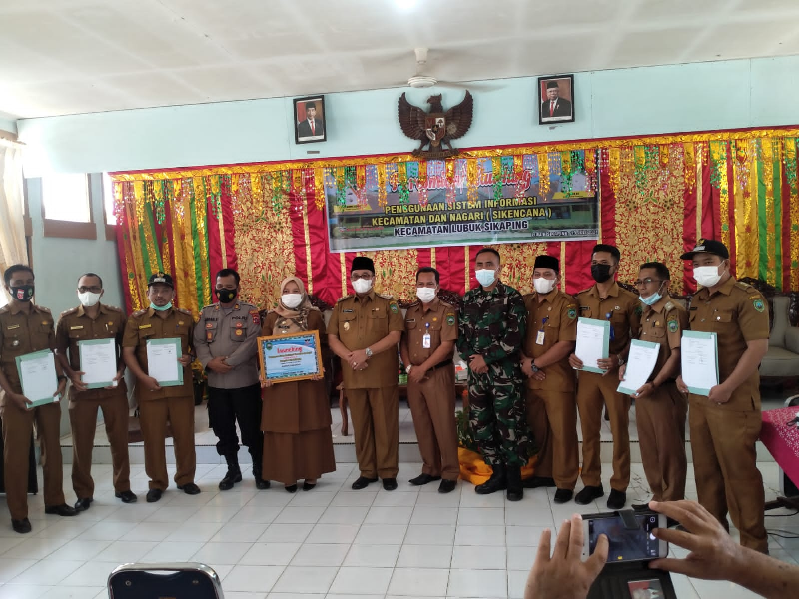 BUPATI PASAMAN LAUNCHING PEMAKAIAN INOVASI SIKENCANA KECAMATAN LUBUK SIKAPING