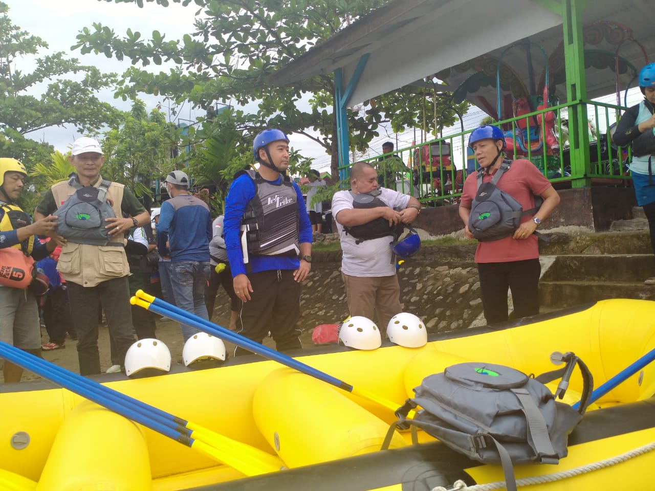 WAGUB SUMBAR DAN WABUP PASAMAN IKUTI OLAH RAGA ARUNG JERAM DI BATANG ALAHAN PANJANG BONJOL    