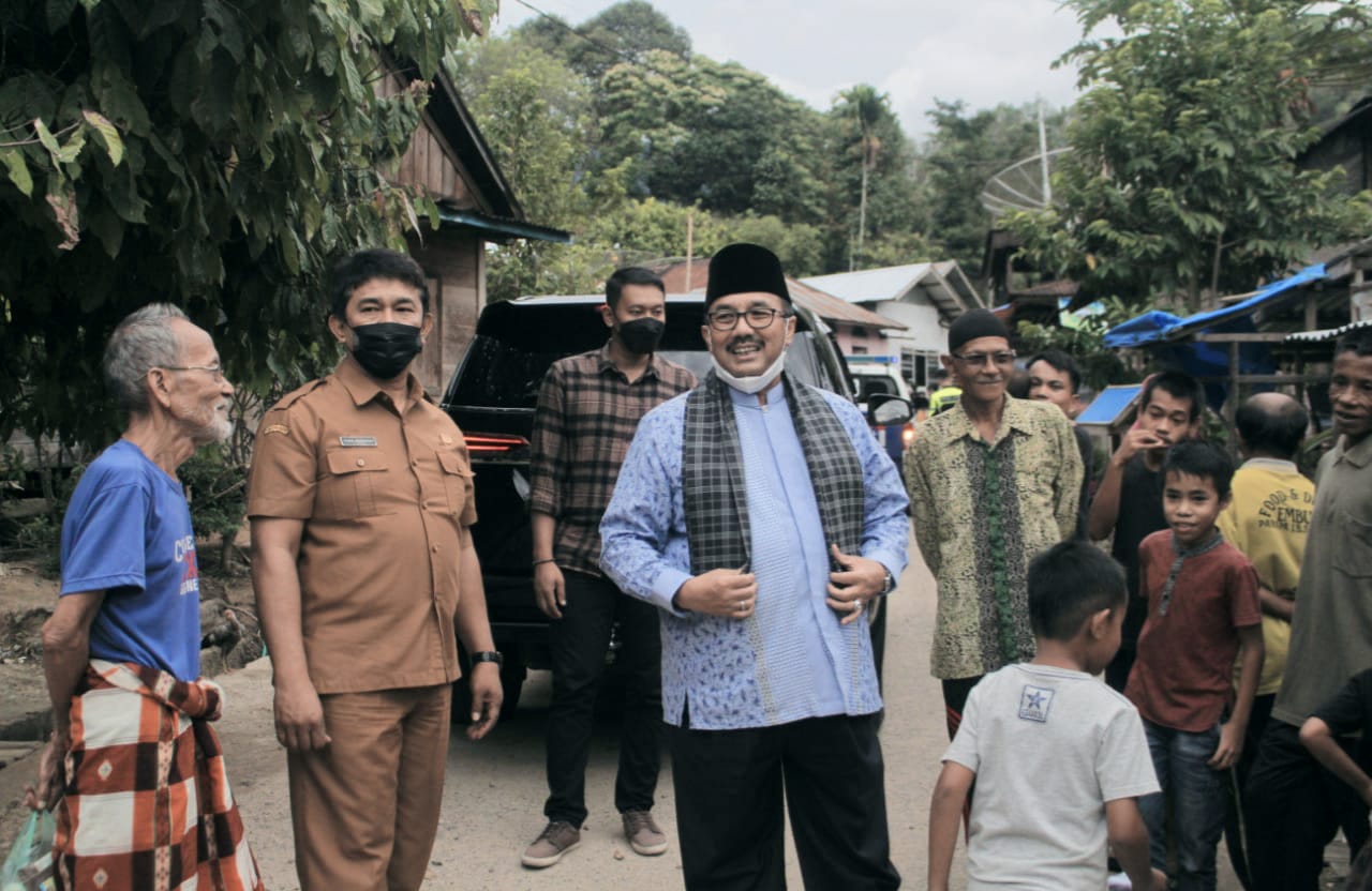 17 Tahun Tak Dikunjungi TSR, Masyarakat Sampaikan Rasa Bangga Dan Terima Kasih Pada Bupati Benny Utama