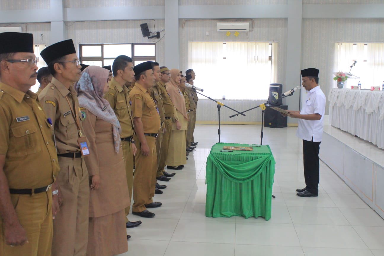 Sekretaris Daerah Kabupaten Pasaman,Melantik 25 PJ.Wali Nagari Defenitif.