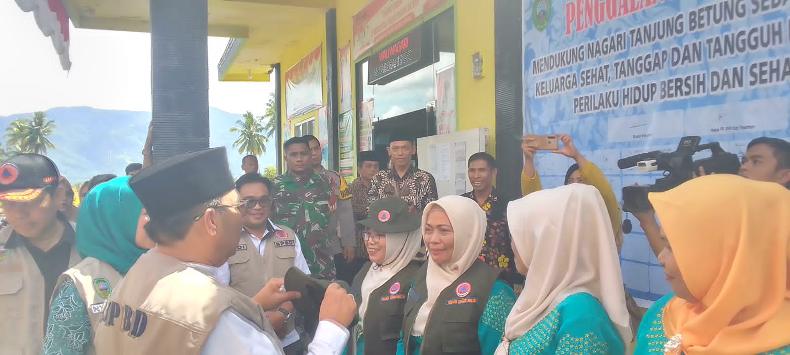 Ratusan warga Tanjung botuang, sambut kehadiran Benny Utama