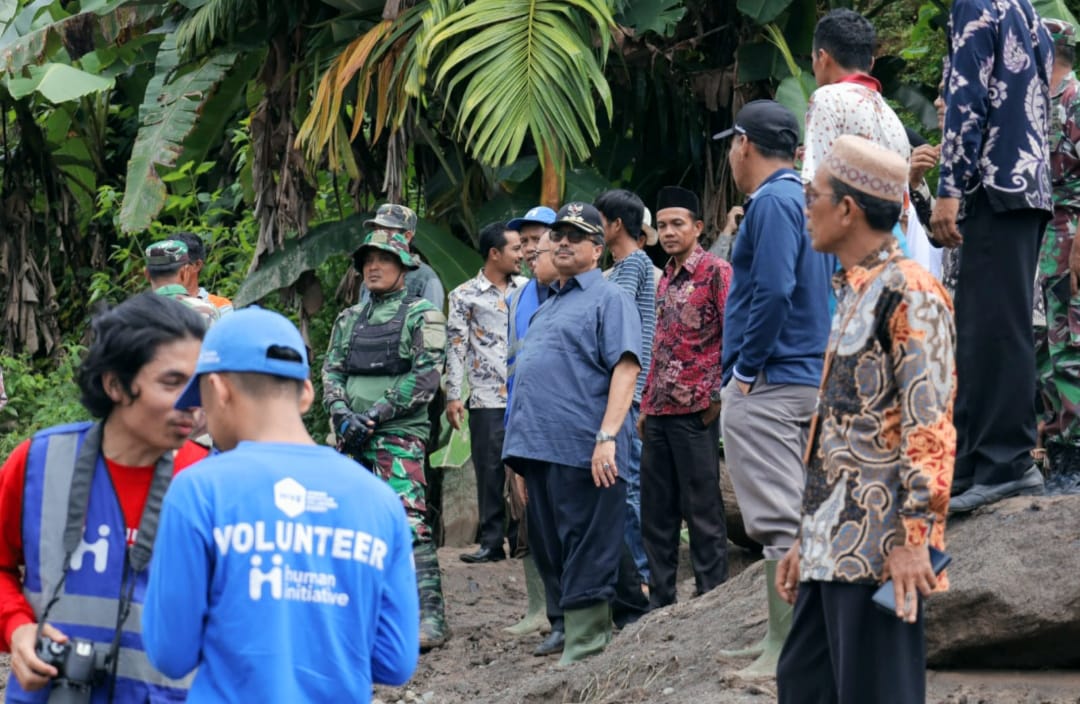 Pemerintah Harus Hadir Disaat Warganya Ditimpa Bencana,  Benny Utama Perintahkan Segera Perbaiki Jembatan Yang Putus