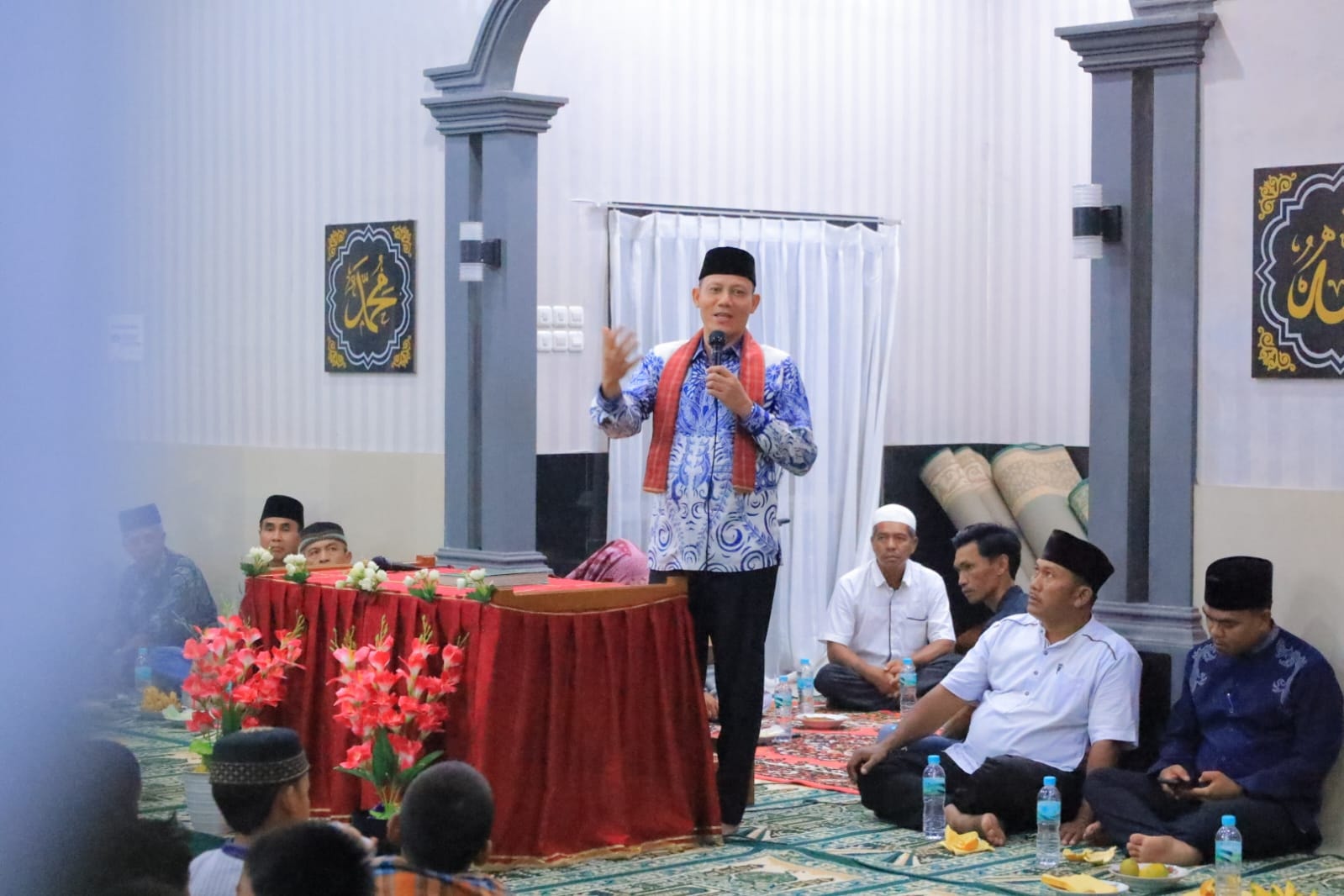 Hadiri Isra' Mikraj Di Padang Petok, Bupati Sabar AS Minta Masyarakat Ramaikan Masjid