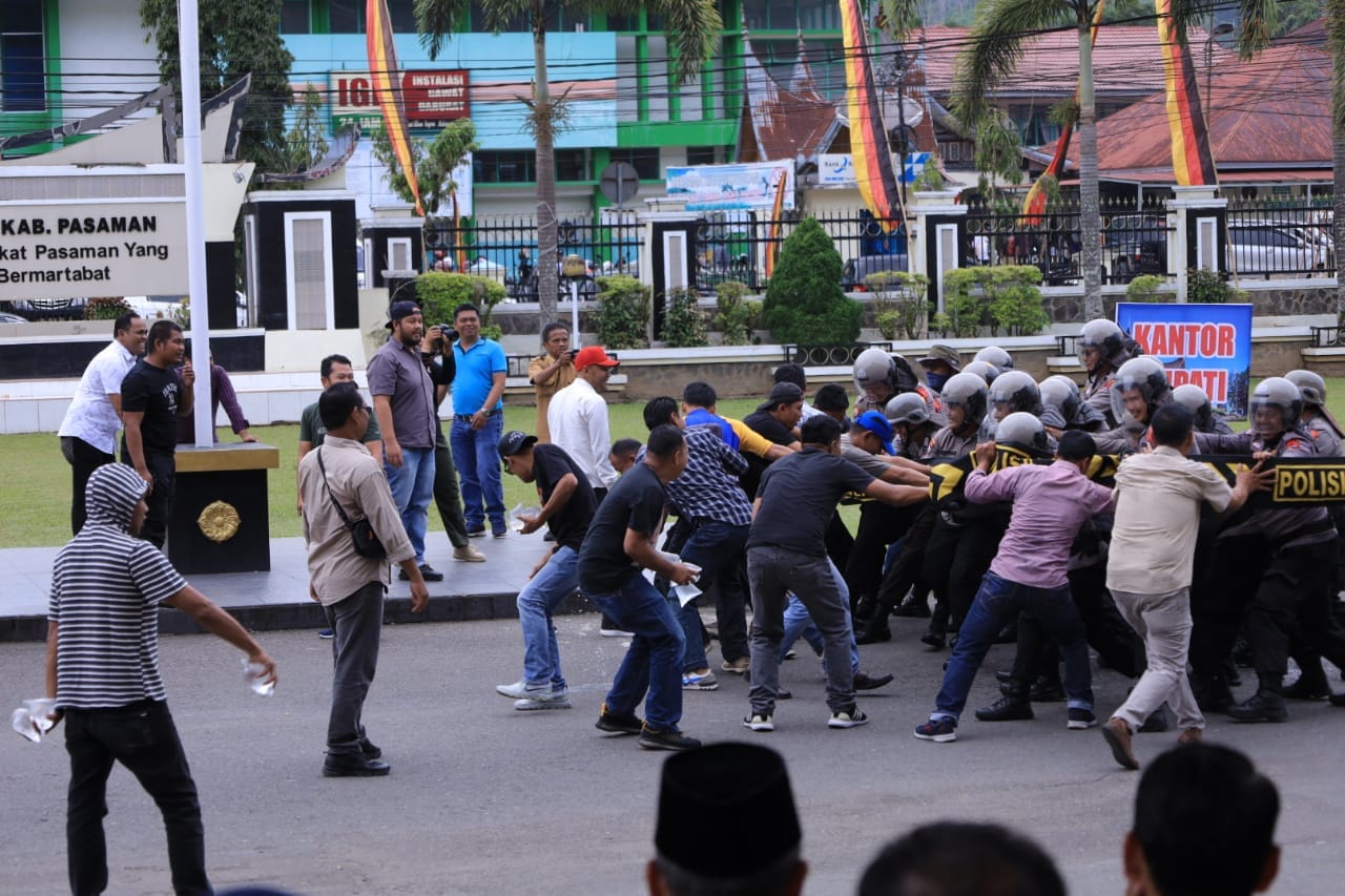 Dalam rangka Pengamanan Pilkada , Polres Pasaman gelar Simulasi Pengaman Kota