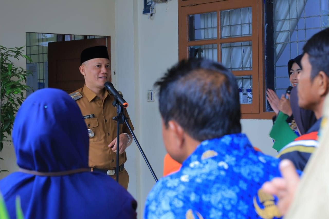 Ambil Apel Pagi di Dinas PRKP2LH, Bupati Sabar AS  berikan motivasi dan pencerahan