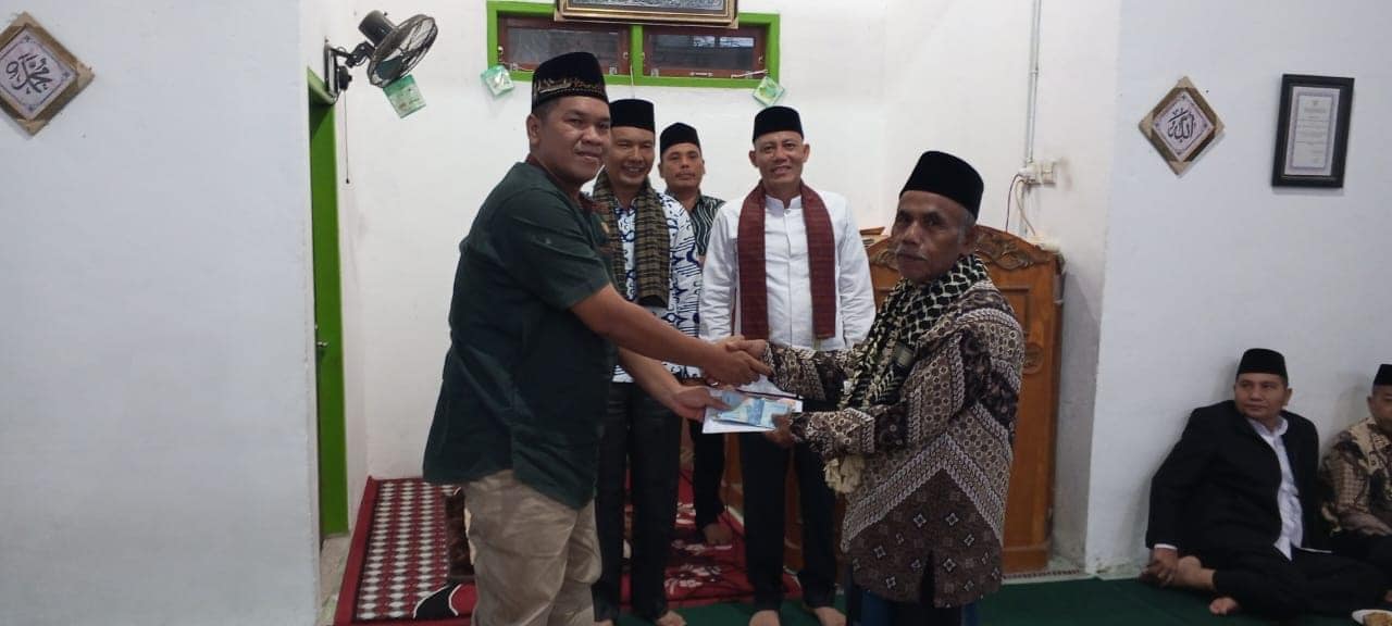 Hujan Lebat saat Safari Subuh ,Bupati Sabar AS  Jadi Imam di Masjid Al Hidayah Tanang Baru Kec Panti