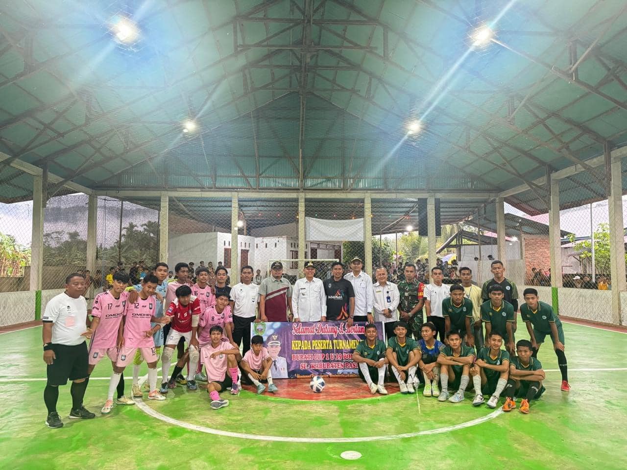 Bupati Pasaman Sabar AS  Buka Open Turnamen Futsal BUPATI CUP 1 Bonjol 2024 Se-Pasaman.