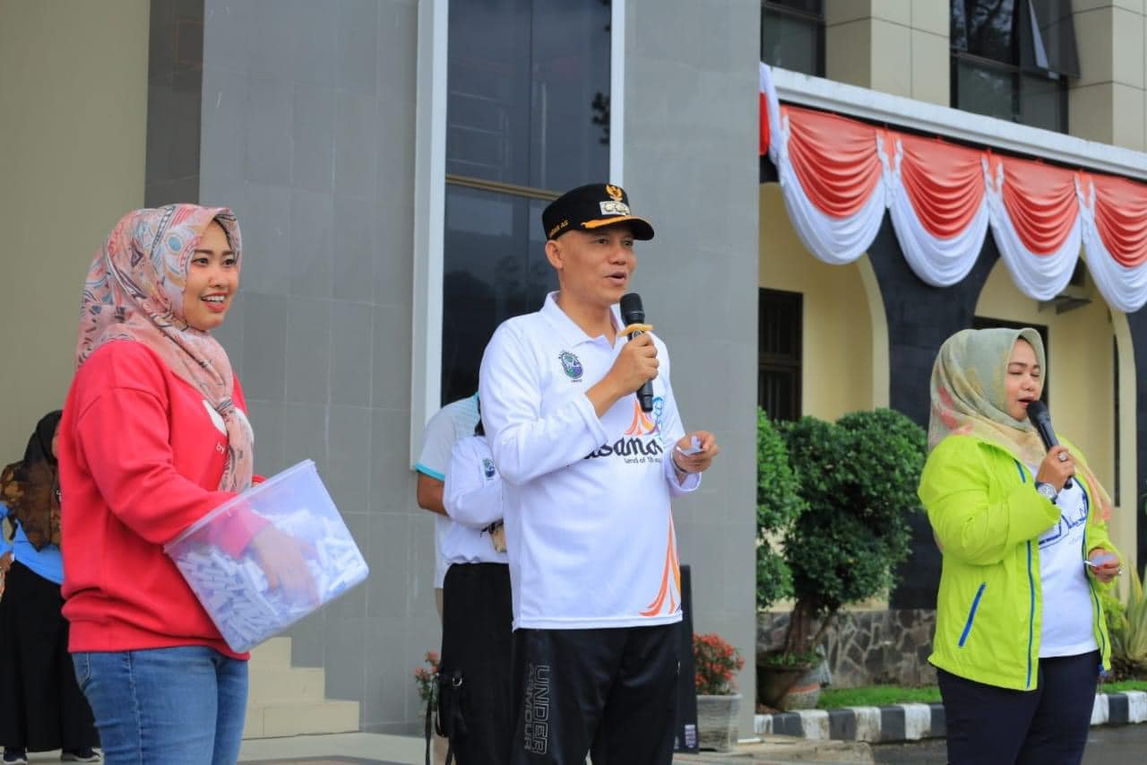 Usai Jadi Pembina Upacara di MAN, Bupati Sabar AS  Hadiri Hornas LXI 2024 di Halaman Kantor Bupati Pasaman