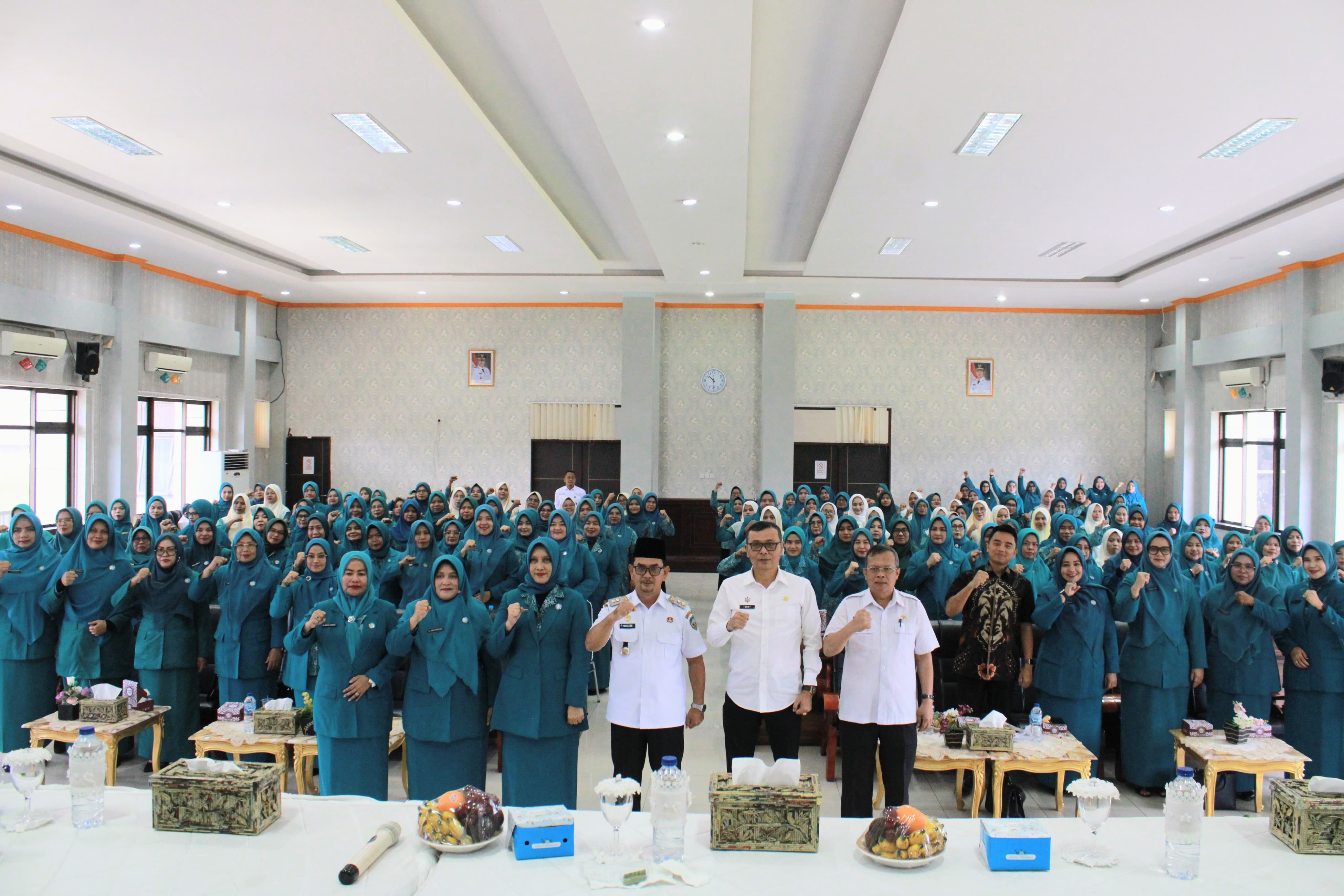 Wabup Parulian: Pengurus PKK Harus Jadi Role Model Komunikasi dan Etika di Pasaman