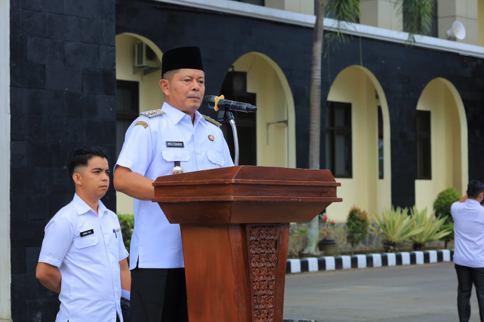 Apel Perdana Pasca Lebaran, Bupati Welly Suhery Instruksikan OPD Berinovasi Dongkrak PAD