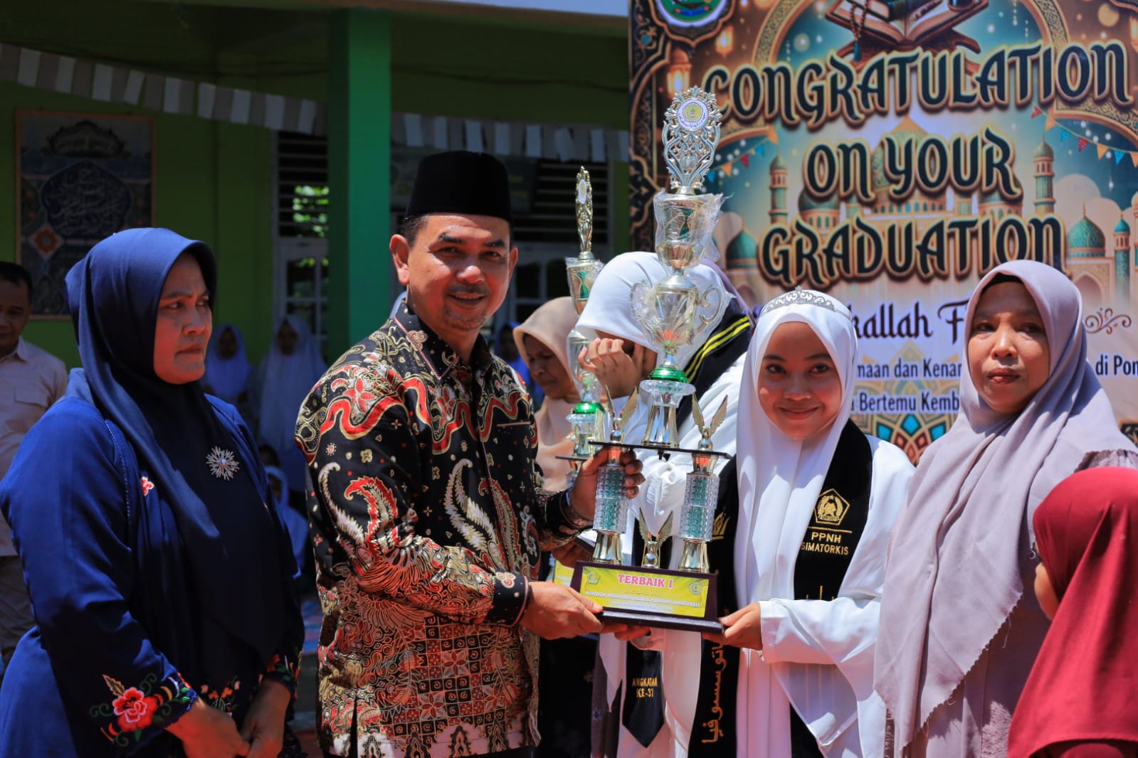 Wakil Bupati Pasaman Hadiri Pelepasan Santri dan Wisuda Tahfiz Ponpes Nurul Hidayah Simatorkis