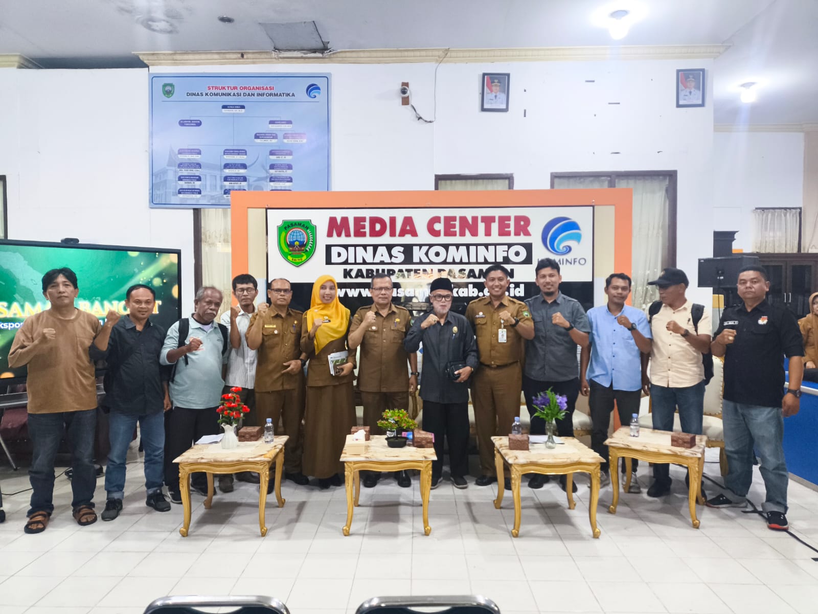 Dari Rumah Reyot Menjadi Asa Baru; Welly–Parulian Hadirkan Program Bedah Rumah untuk Warga Miskin Pasaman