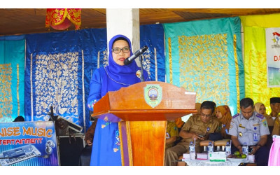 Sambutan Ketua HIMPAUDI Kabupaten Pasaman Ny Suryani Nst dalam acara Gebyar PAUD dan Halal Bil Halal HIMPAUDI Se-Kecamatan Rao