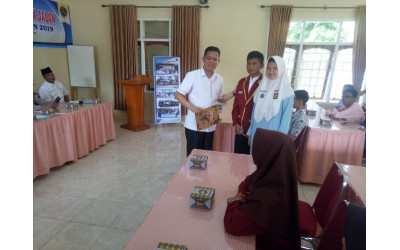 Wabup Atos Pratama memilih peserta pemilihan Pelopor Keselamatan Lalu Lintas dan Angkutan Jalan Tingkat Kabupaten Pasaman Tahun 2019